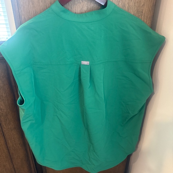 Scrubs - Picture 2 of 6